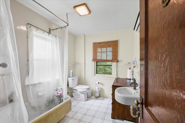 1203 S Race Street, Urbana, IL 61801