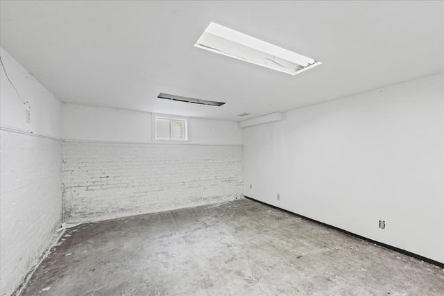 1203 S Race Street, Urbana, IL 61801