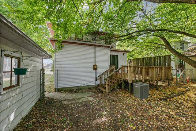 1203 S Race Street, Urbana, IL 61801