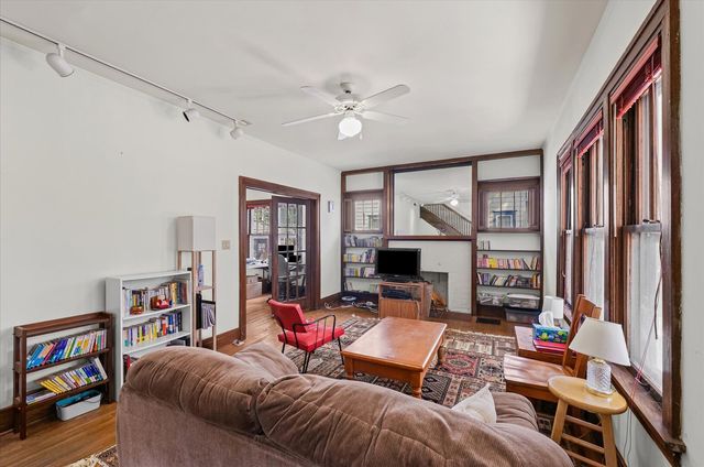 1203 S Race Street, Urbana, IL 61801