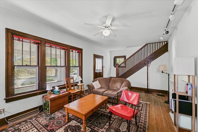 1203 S Race Street, Urbana, IL 61801