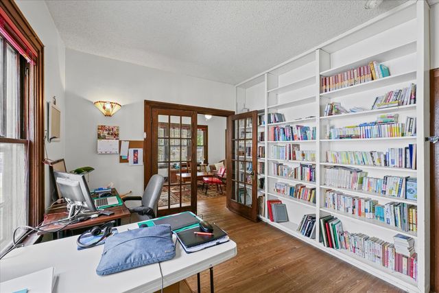 1203 S Race Street, Urbana, IL 61801