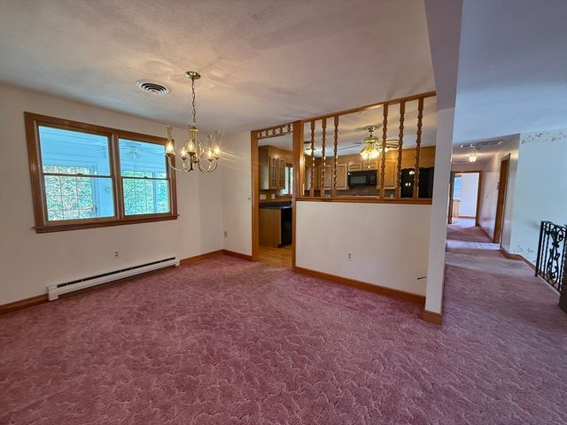 9 Hancock St, Milford, MA 01757