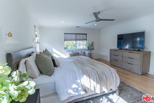 4749 Norwich Avenue, Los Angeles, CA 91403