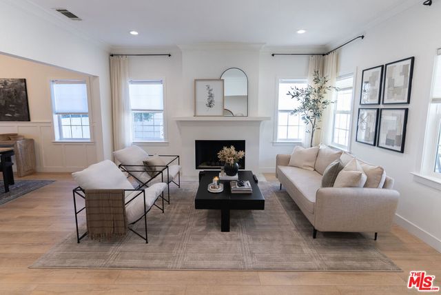 4749 Norwich Avenue, Los Angeles, CA 91403