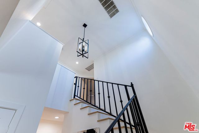 4749 Norwich Avenue, Los Angeles, CA 91403