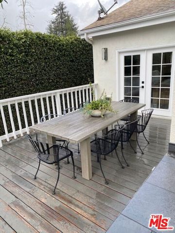 4749 Norwich Avenue, Los Angeles, CA 91403