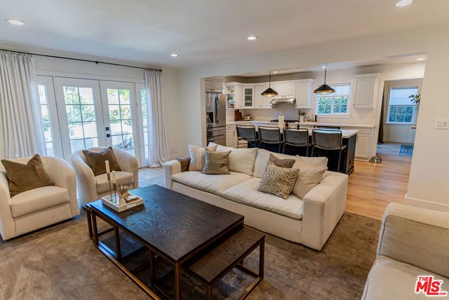 4749 Norwich Avenue, Los Angeles, CA 91403