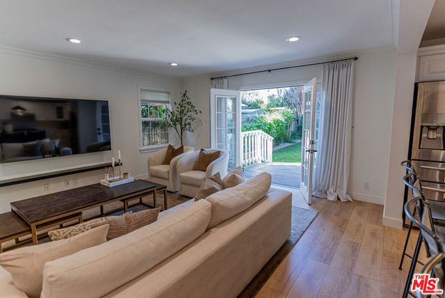 4749 Norwich Avenue, Los Angeles, CA 91403