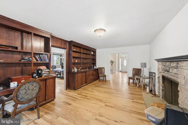 7516 OAK LANE RD, Elkins Park, PA 19027