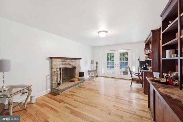 7516 OAK LANE RD, Elkins Park, PA 19027