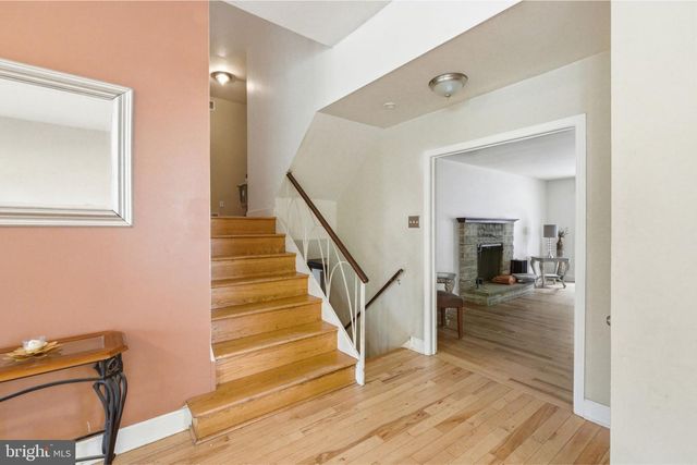 7516 OAK LANE RD, Elkins Park, PA 19027