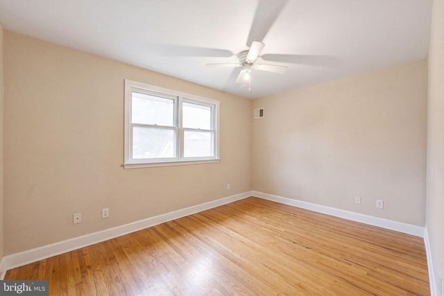 7516 OAK LANE RD, Elkins Park, PA 19027