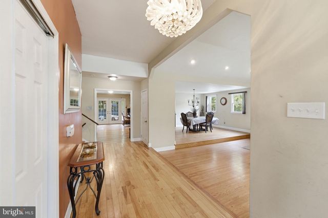 7516 OAK LANE RD, Elkins Park, PA 19027