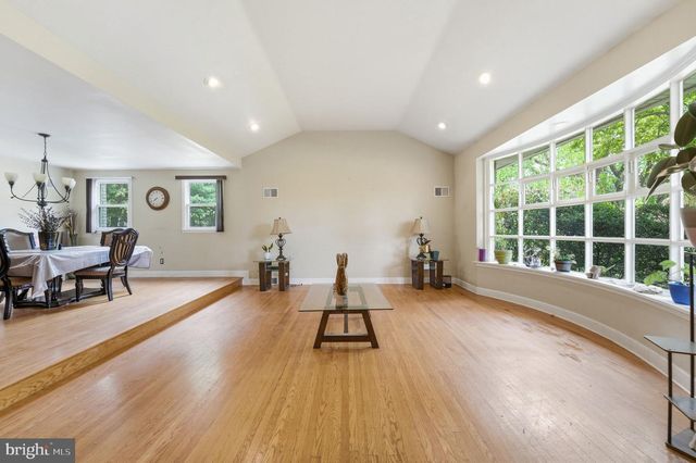 7516 OAK LANE RD, Elkins Park, PA 19027