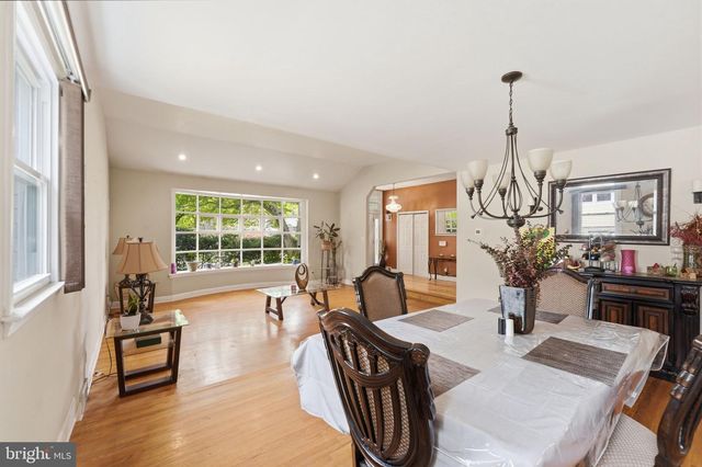 7516 OAK LANE RD, Elkins Park, PA 19027