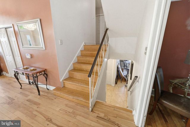 7516 OAK LANE RD, Elkins Park, PA 19027