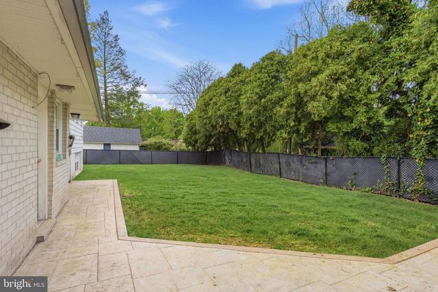 7516 OAK LANE RD, Elkins Park, PA 19027