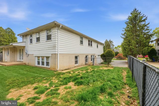 7516 OAK LANE RD, Elkins Park, PA 19027