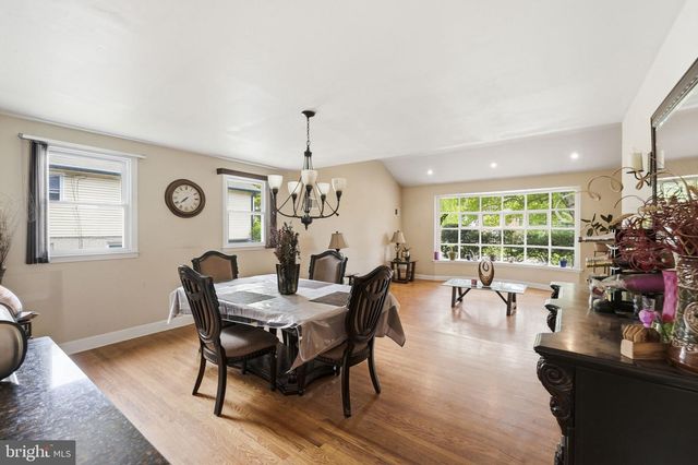 7516 OAK LANE RD, Elkins Park, PA 19027
