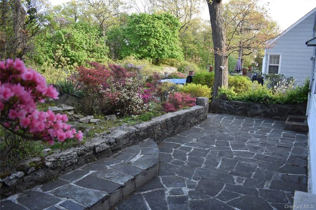 38 Gramercy Avenue, Yonkers, NY 10701