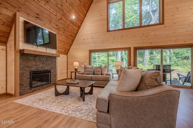 515 Tatum Rose Way, Sevierville, TN 37876