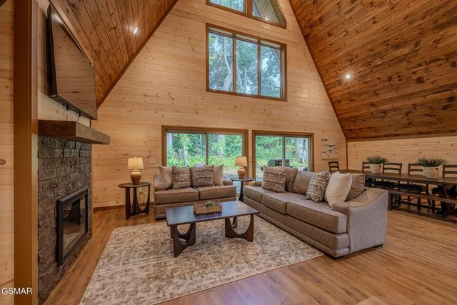 515 Tatum Rose Way, Sevierville, TN 37876