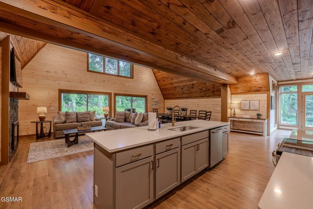 515 Tatum Rose Way, Sevierville, TN 37876