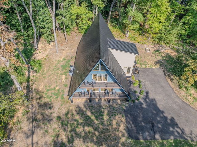 515 Tatum Rose Way, Sevierville, TN 37876