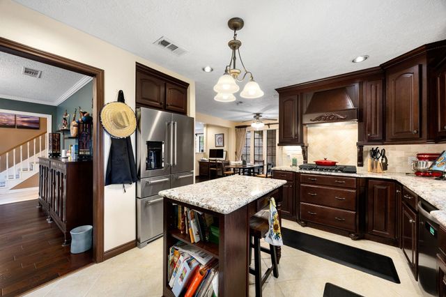 15102 Rose Cottage Drive, Houston, TX 77069