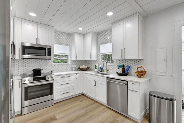 145 N Swinton Avenue, Delray Beach, FL 33444