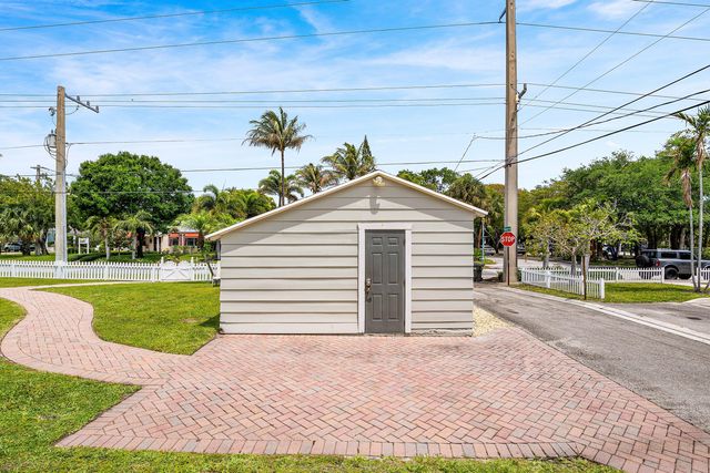 145 N Swinton Avenue, Delray Beach, FL 33444