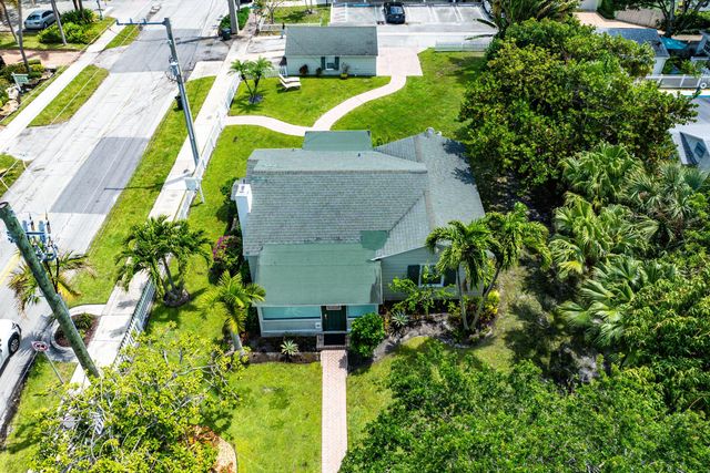 145 N Swinton Avenue, Delray Beach, FL 33444