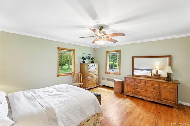 6 Berry Lane, Glen Cove, NY 11542