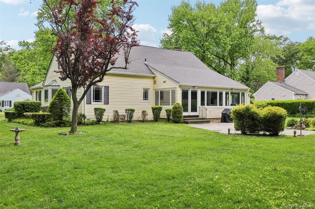 6 Berry Lane, Glen Cove, NY 11542