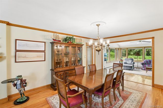 6 Berry Lane, Glen Cove, NY 11542