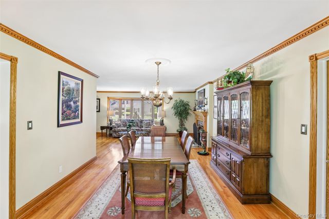 6 Berry Lane, Glen Cove, NY 11542