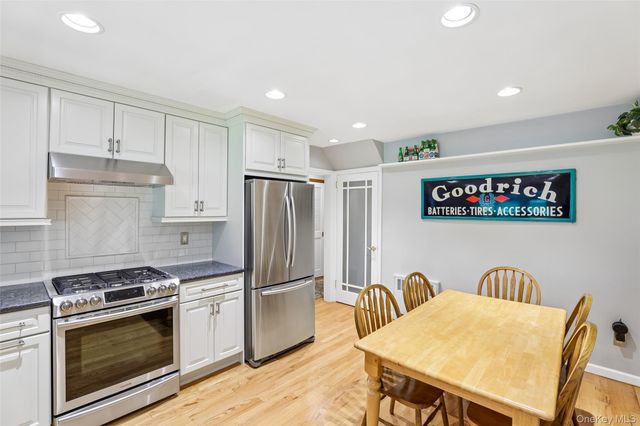 6 Berry Lane, Glen Cove, NY 11542