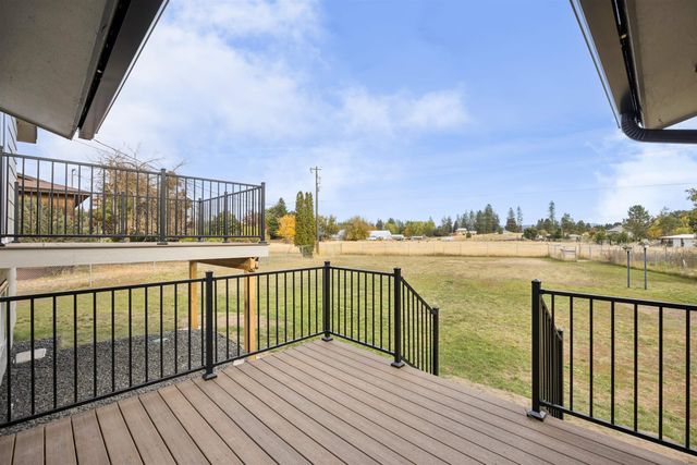 11414 N Parksmith Dr, Mead, WA 99021