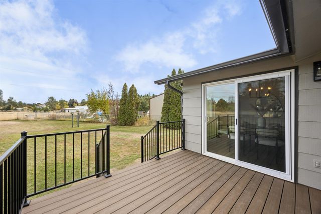 11414 N Parksmith Dr, Mead, WA 99021