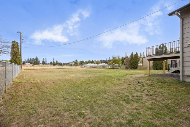 11414 N Parksmith Dr, Mead, WA 99021