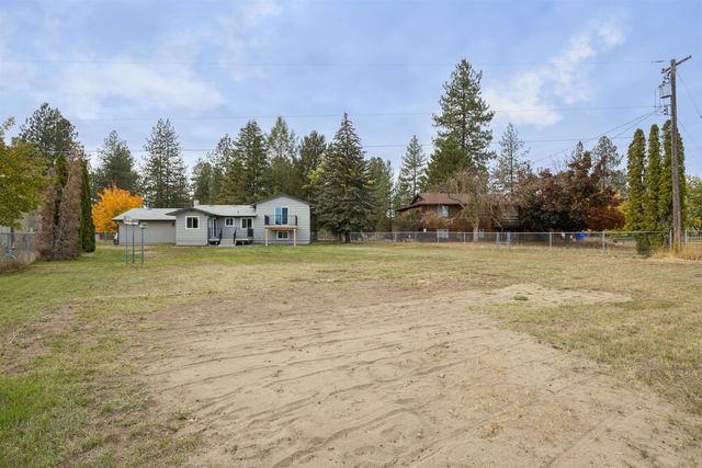 11414 N Parksmith Dr, Mead, WA 99021
