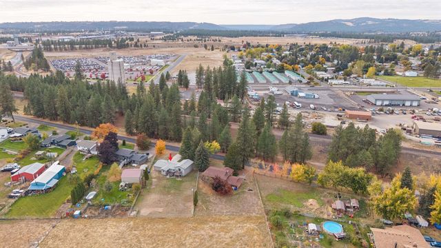 11414 N Parksmith Dr, Mead, WA 99021