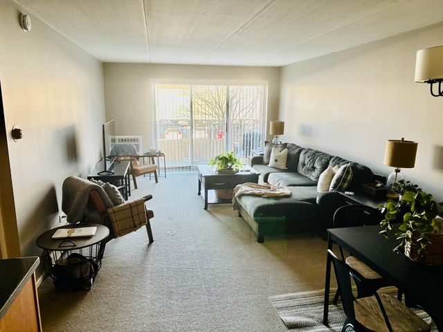 5125 Blodgett Avenue 213, Downers Grove, IL 60515