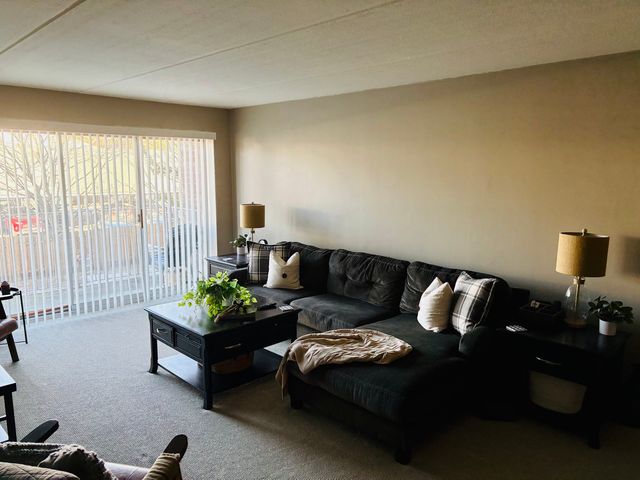 5125 Blodgett Avenue 213, Downers Grove, IL 60515