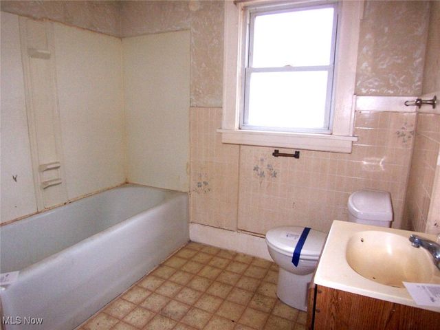 135 Yonker Street, Barberton, OH 44203