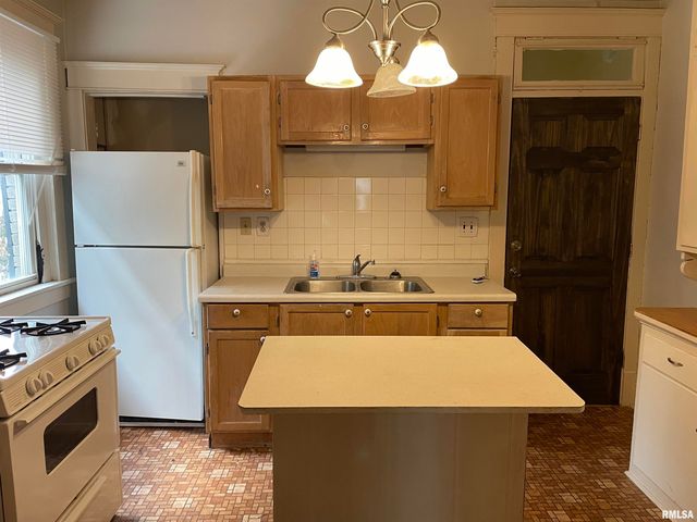 1509-1511 W MAIN Street, Peoria, IL 61606