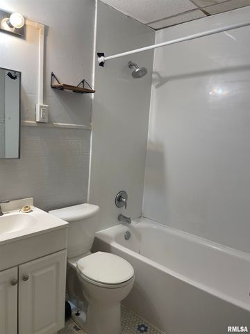 1509-1511 W MAIN Street, Peoria, IL 61606