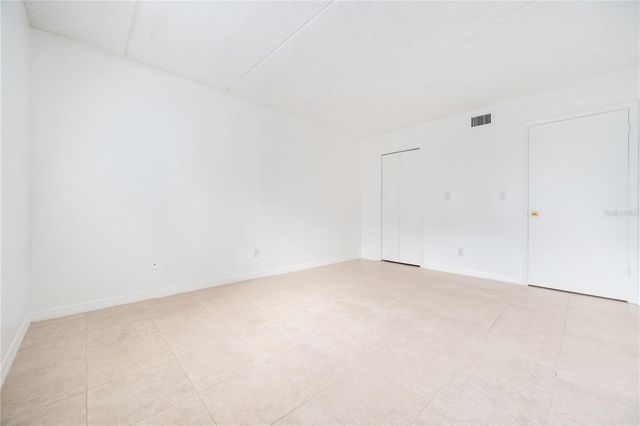 2860 SOMERSET PARK DRIVE 103, Tampa, FL 33613