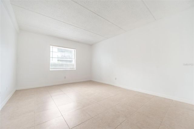 2860 SOMERSET PARK DRIVE 103, Tampa, FL 33613